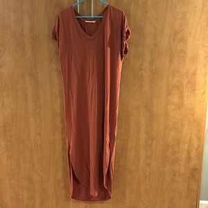 Ellison midi dress. red. Size M.